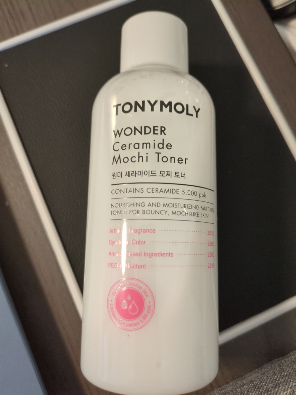 TONYMOLY Wonder Ceramide Mochi Toner — White
